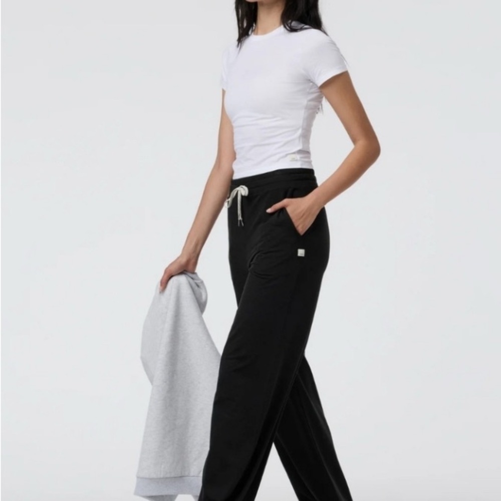 VUORI Halo Essential Wide Leg Pant